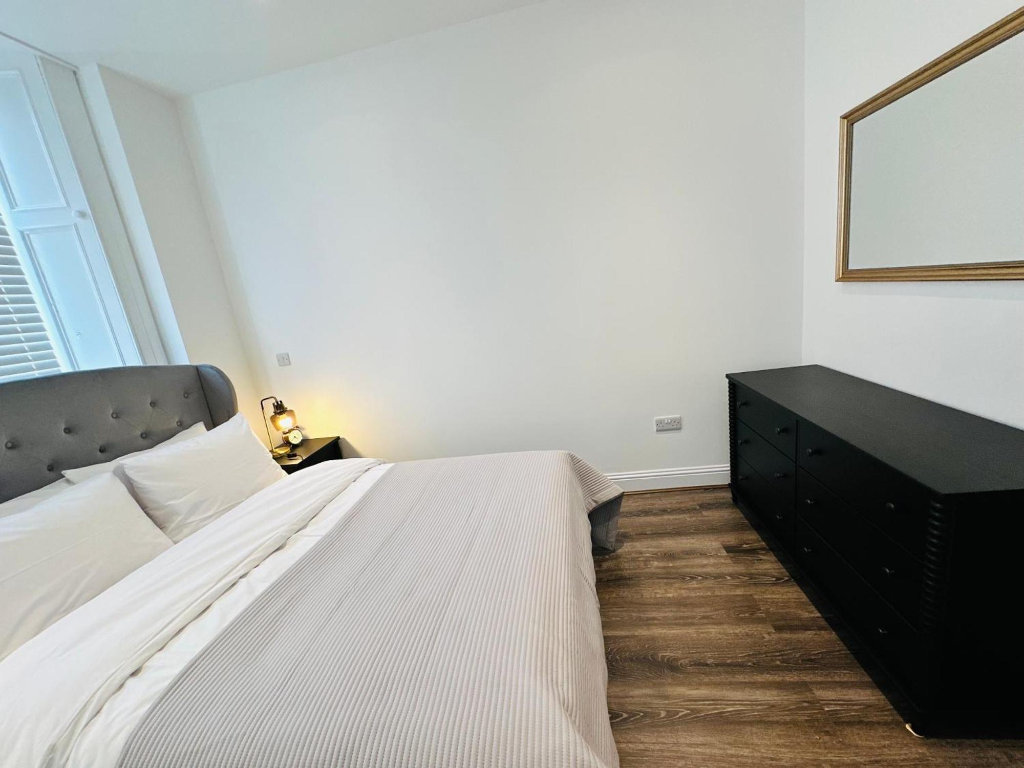 Barnet House Serviced Apartments Dunfermline Exterior foto